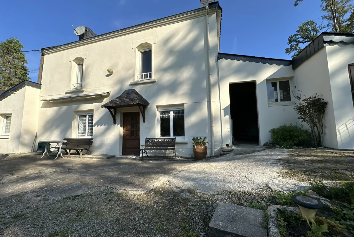 Charmante maison de village à Quistinic - 4 355 m² de terrain 