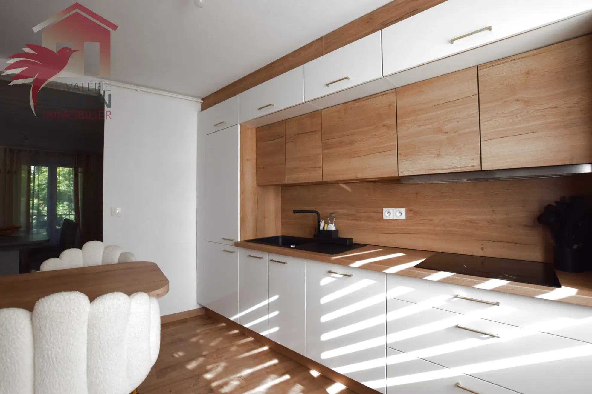 Appartement contemporain duplex F5/6 à Sochaux rénové avec terrasse 