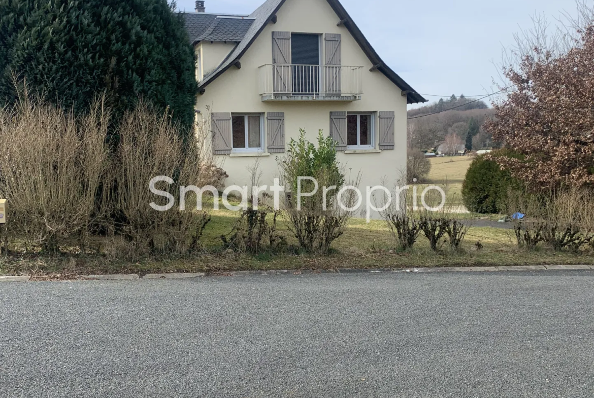 Maison à vendre 160 m² - 4 chambres - 3 garages à 19460 