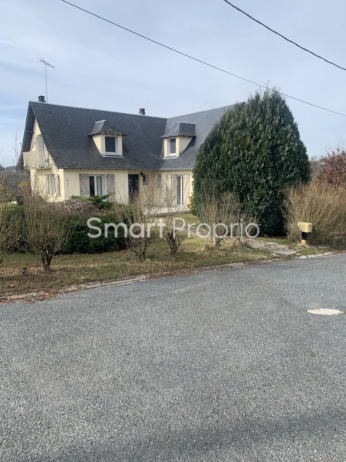 Maison à vendre 160 m² - 4 chambres - 3 garages à 19460 