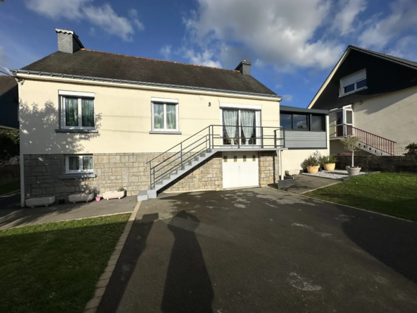 Maison de 1964 à vendre à Baud - 80m² avec 3 chambres et véranda