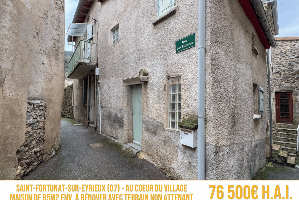 Maison à rénover de 85 m² à Saint-Fortunat-sur-Eyrieux 