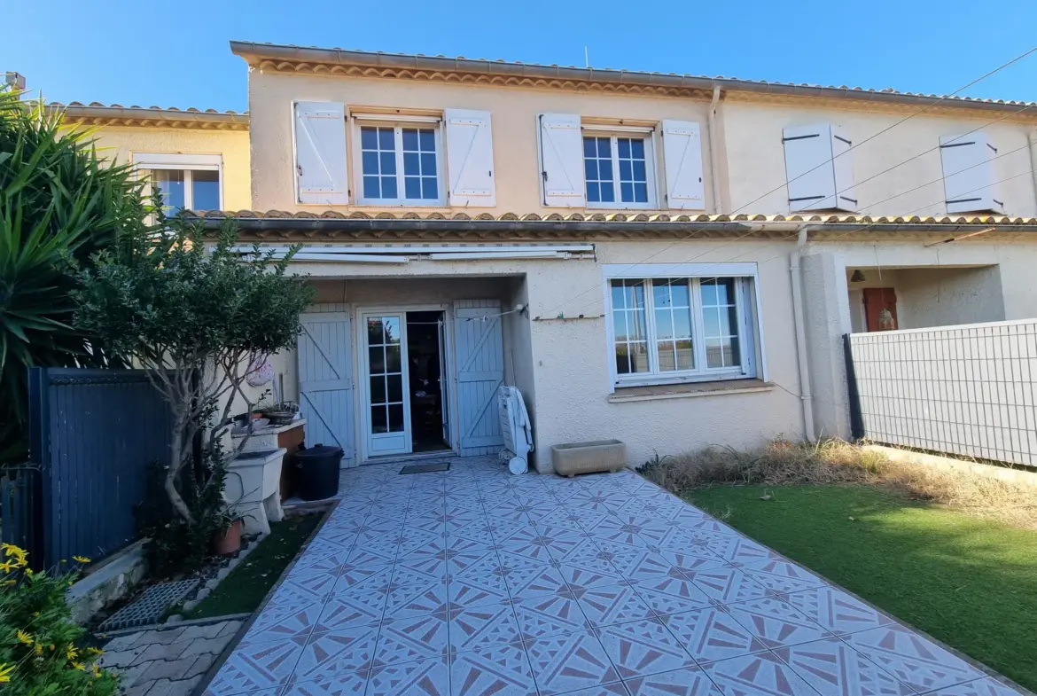 Maison Familiale à Vendre à Saint-Marcel-sur-Aude - 4 Chambres et Garage 