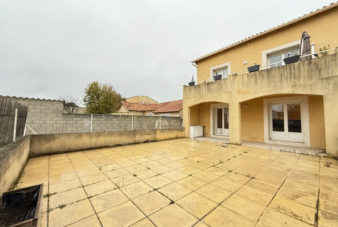 Vente d'un Appartement T4 à Sorgues avec Terrasse et Jardin 