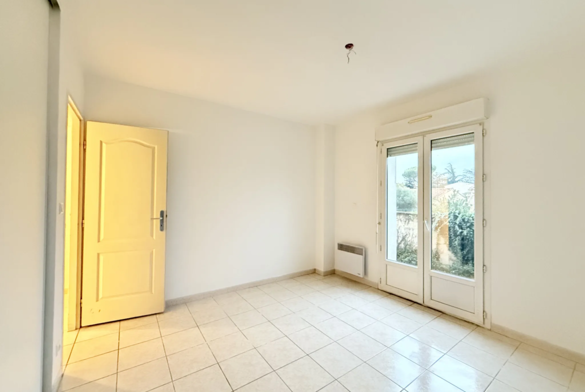 Vente d'un Appartement T4 à Sorgues avec Terrasse et Jardin 