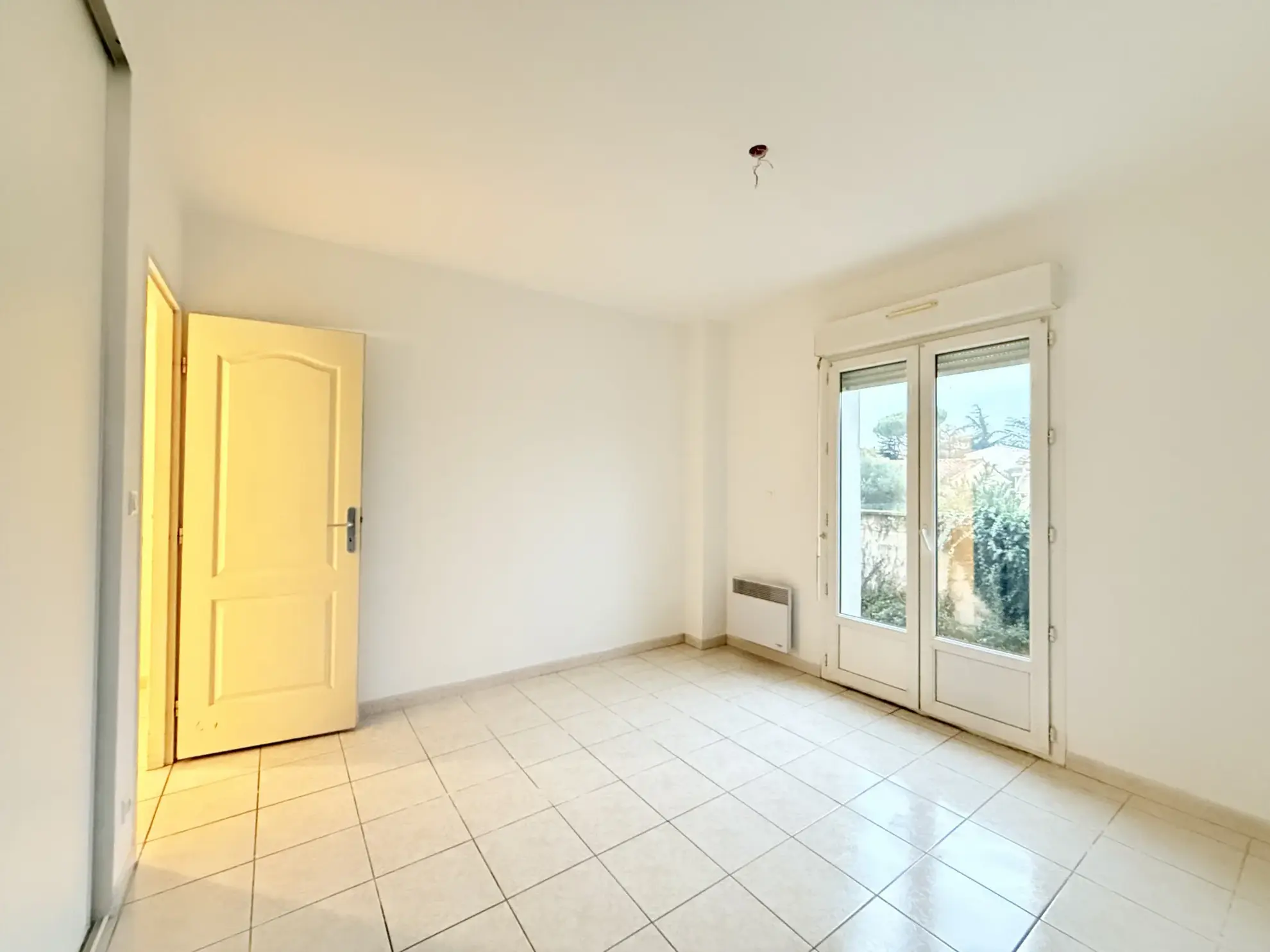 Vente d'un Appartement T4 à Sorgues avec Terrasse et Jardin 