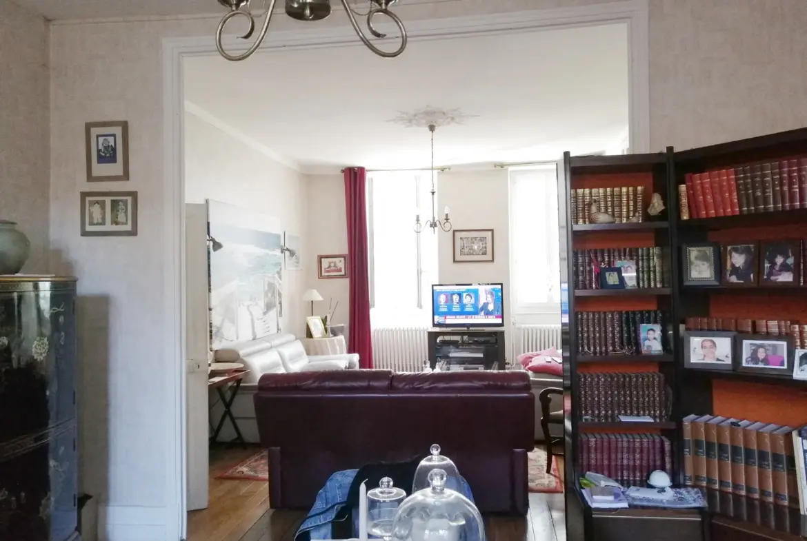 Appartement spacieux à Nevers, 188 m² avec terrasse privative 