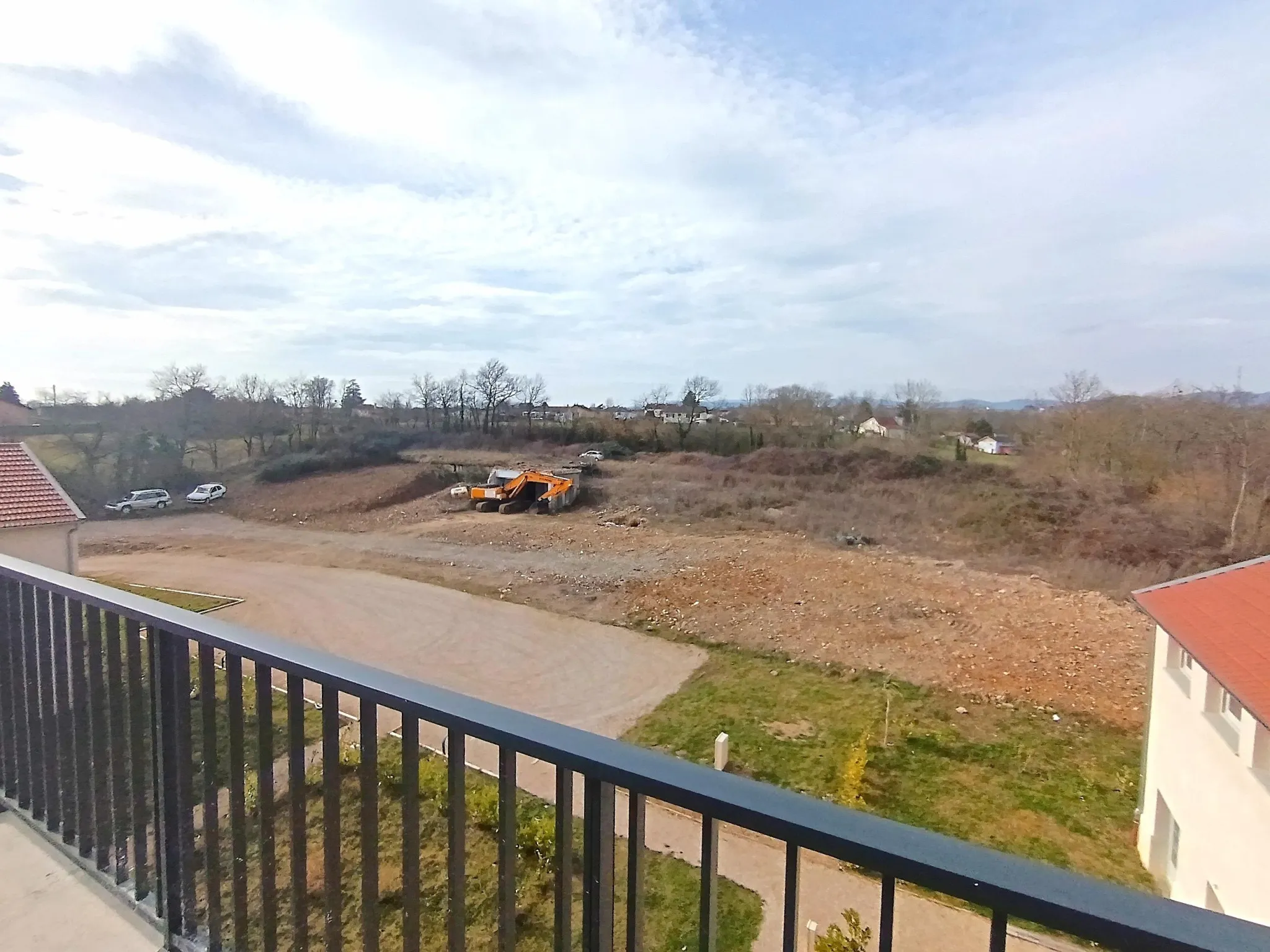 Appartement 5 pièces rénové à Crèches-sur-Saône 