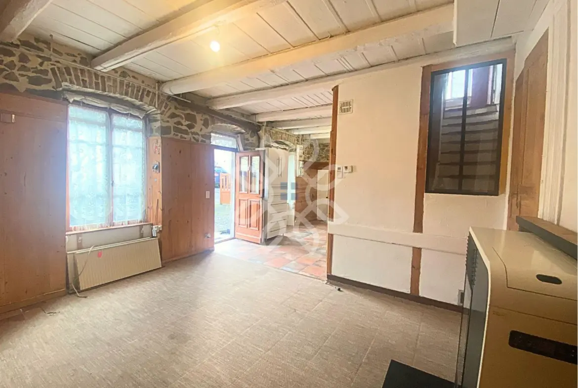 Charmante maison en pierre de 104 m² à Auzon avec terrasse 