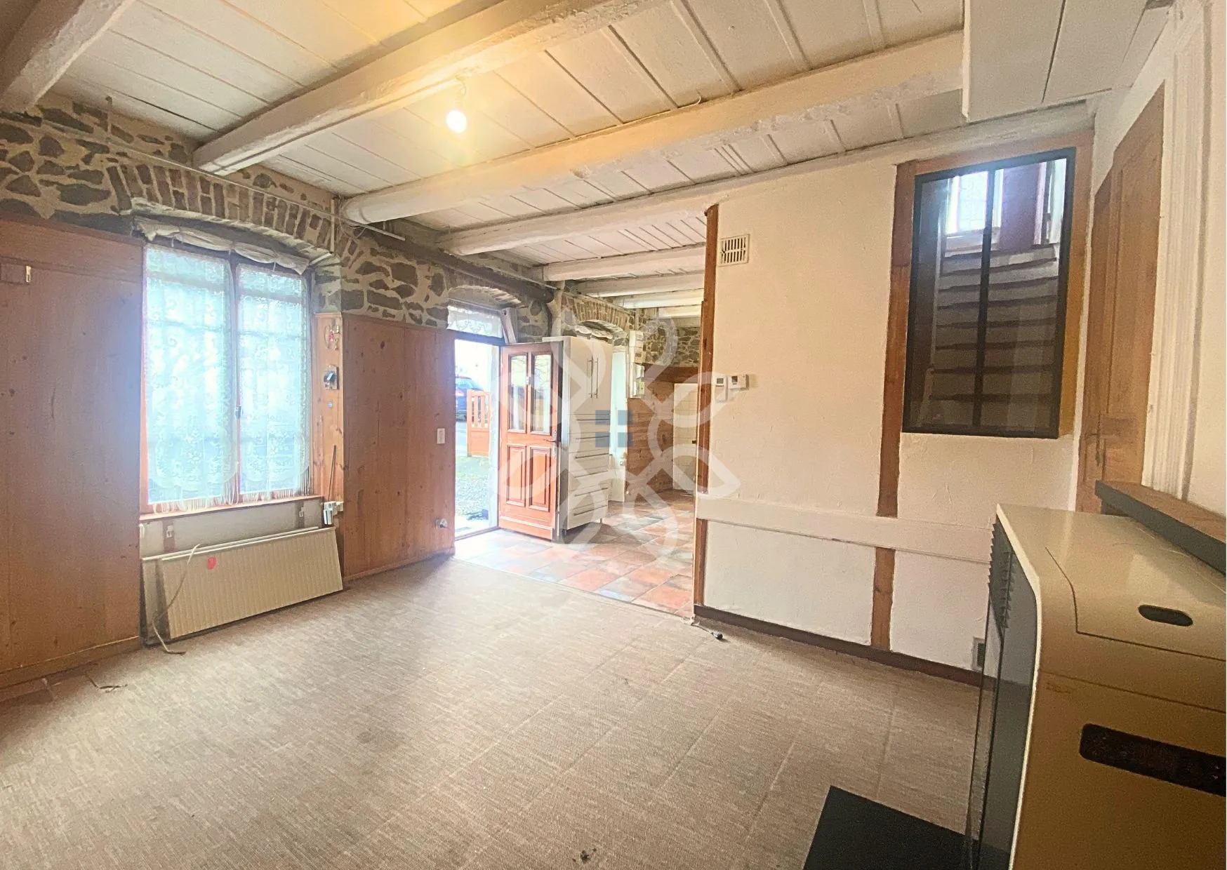 Charmante maison en pierre de 104 m² à Auzon avec terrasse 