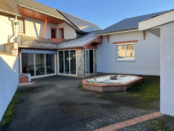 Maison de Village à Bazet - 160 m² Habitables