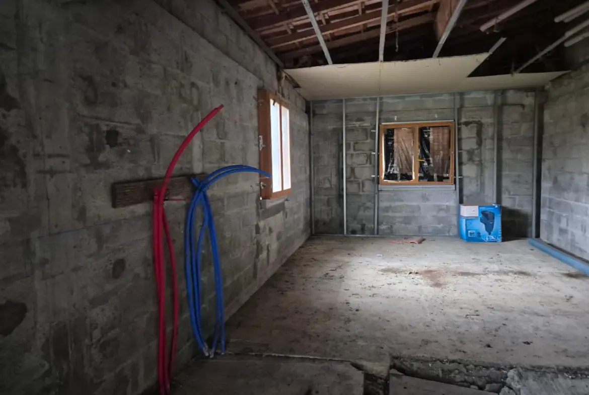 Maison individuelle à rénover avec jardin à Frontenac 