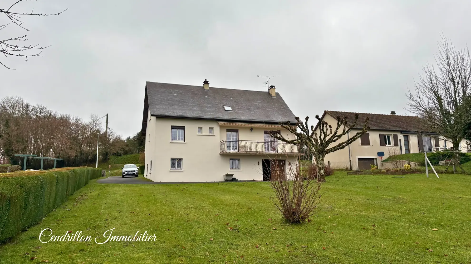 Maison de plain pied avec sous-sol et 4 chambres à Masbaraud Merignat 