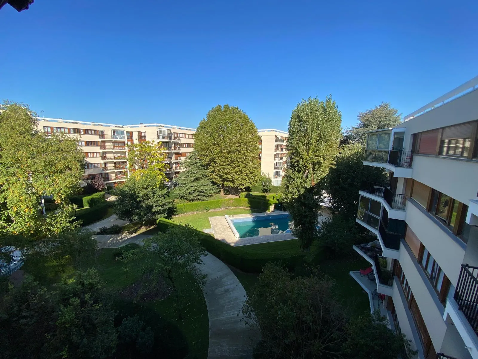 À vendre : Appartement T3 au dernier étage à Le Chesnay 