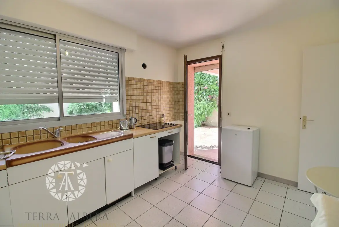 Vente Villa 90 m² à Villeneuve de la Raho avec Garage et Jardin 