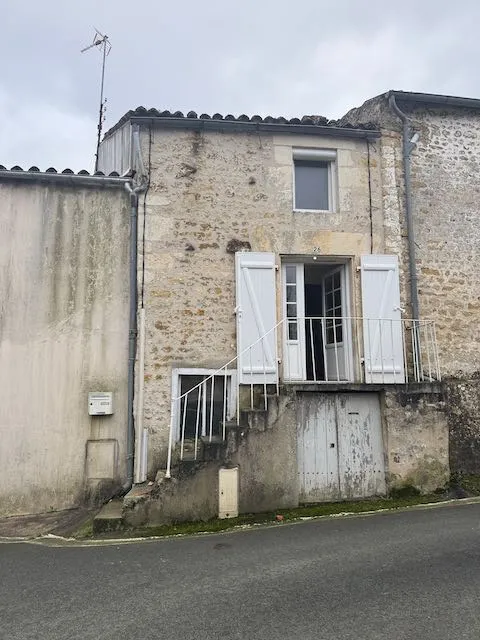 Maison de ville avec 2 chambres à Sainte Hermine - 70 200 € 