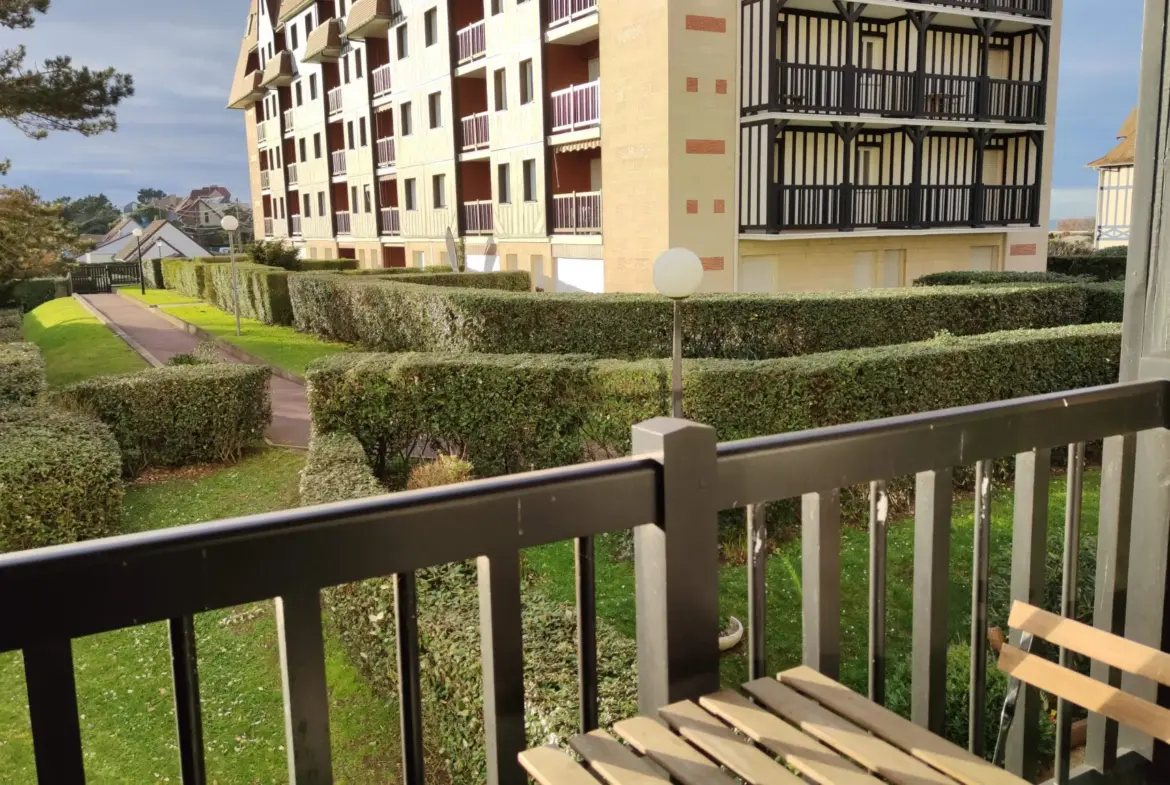 Lumineux Appartement T2 à Cabourg avec Terrasse Sud 