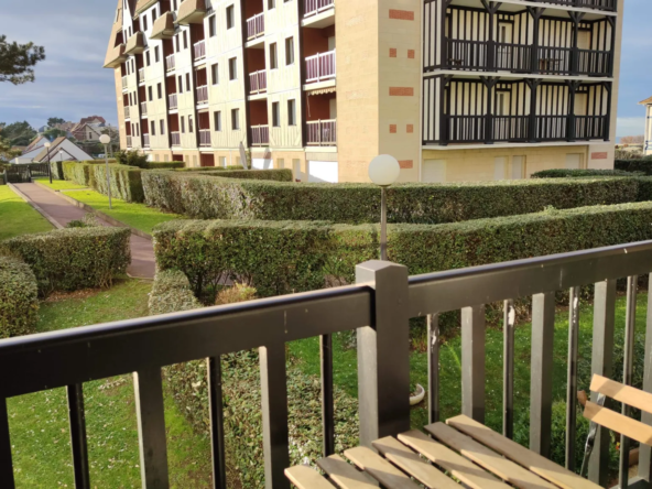 Lumineux Appartement T2 à Cabourg avec Terrasse Sud