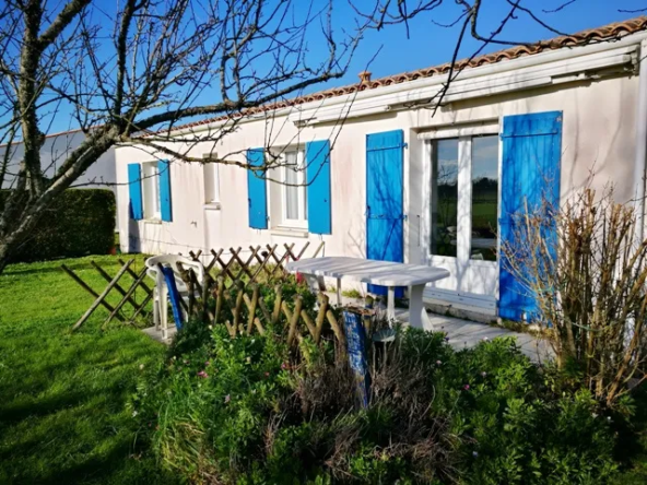 Maison à rafraîchir de 80 m² à La Brée-les-Bains, proche de la plage