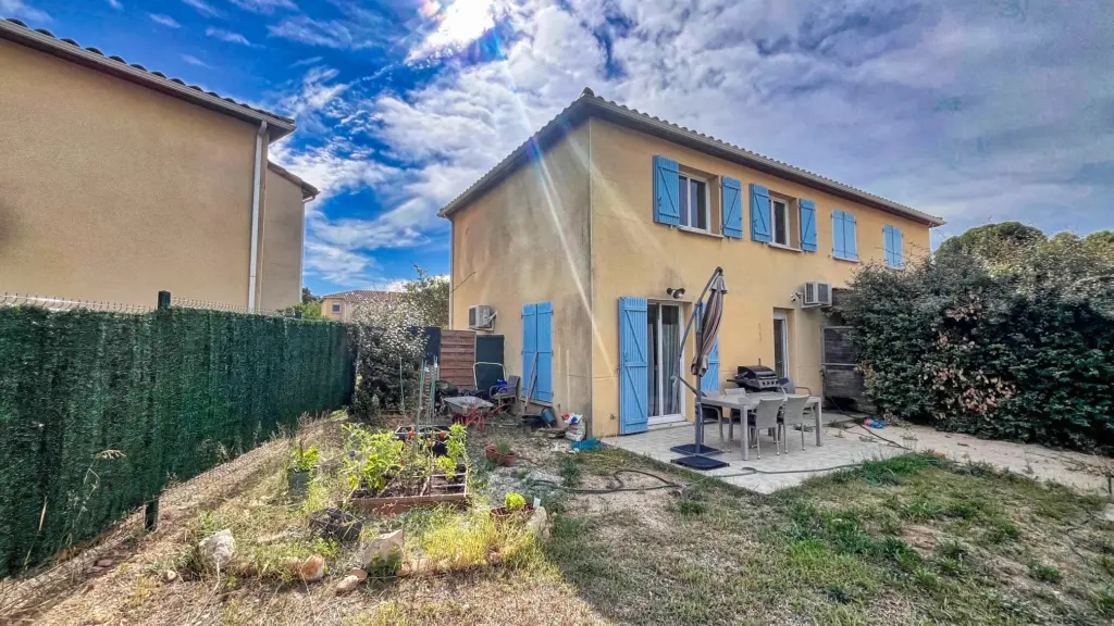 Maison à vendre à Morières Les Avignon avec jardin et garage