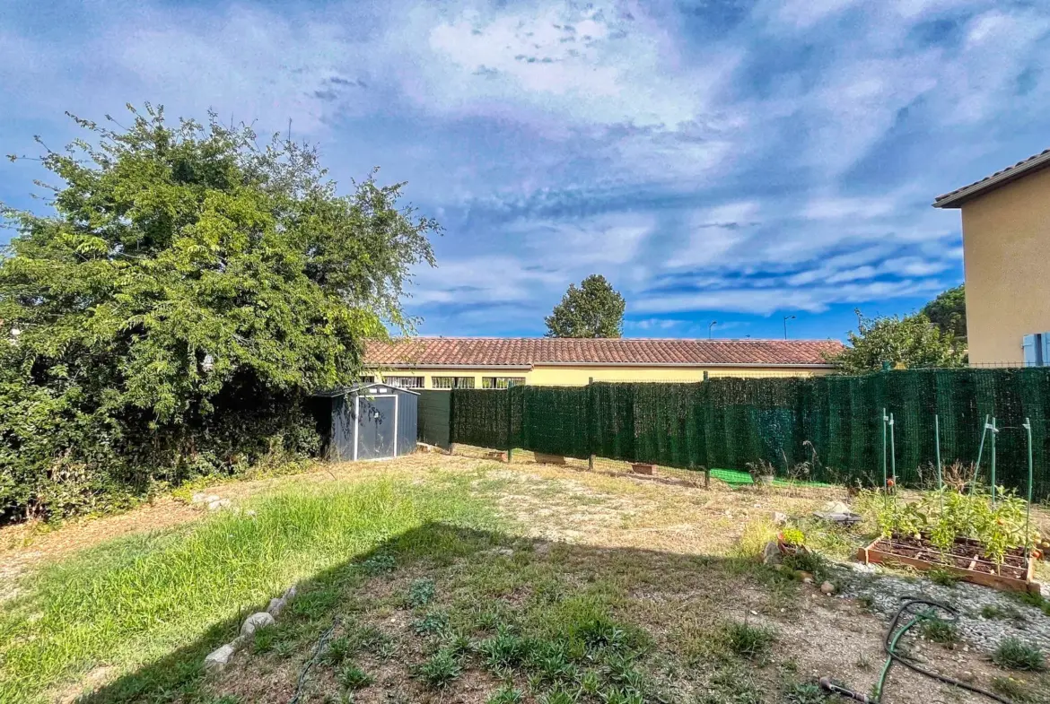 Maison à vendre à Morières Les Avignon avec jardin et garage 