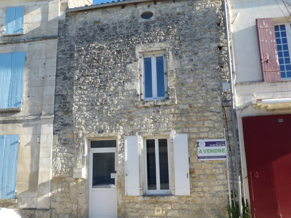 Maison de caractère 2 chambres avec jardin à Saint Savinien