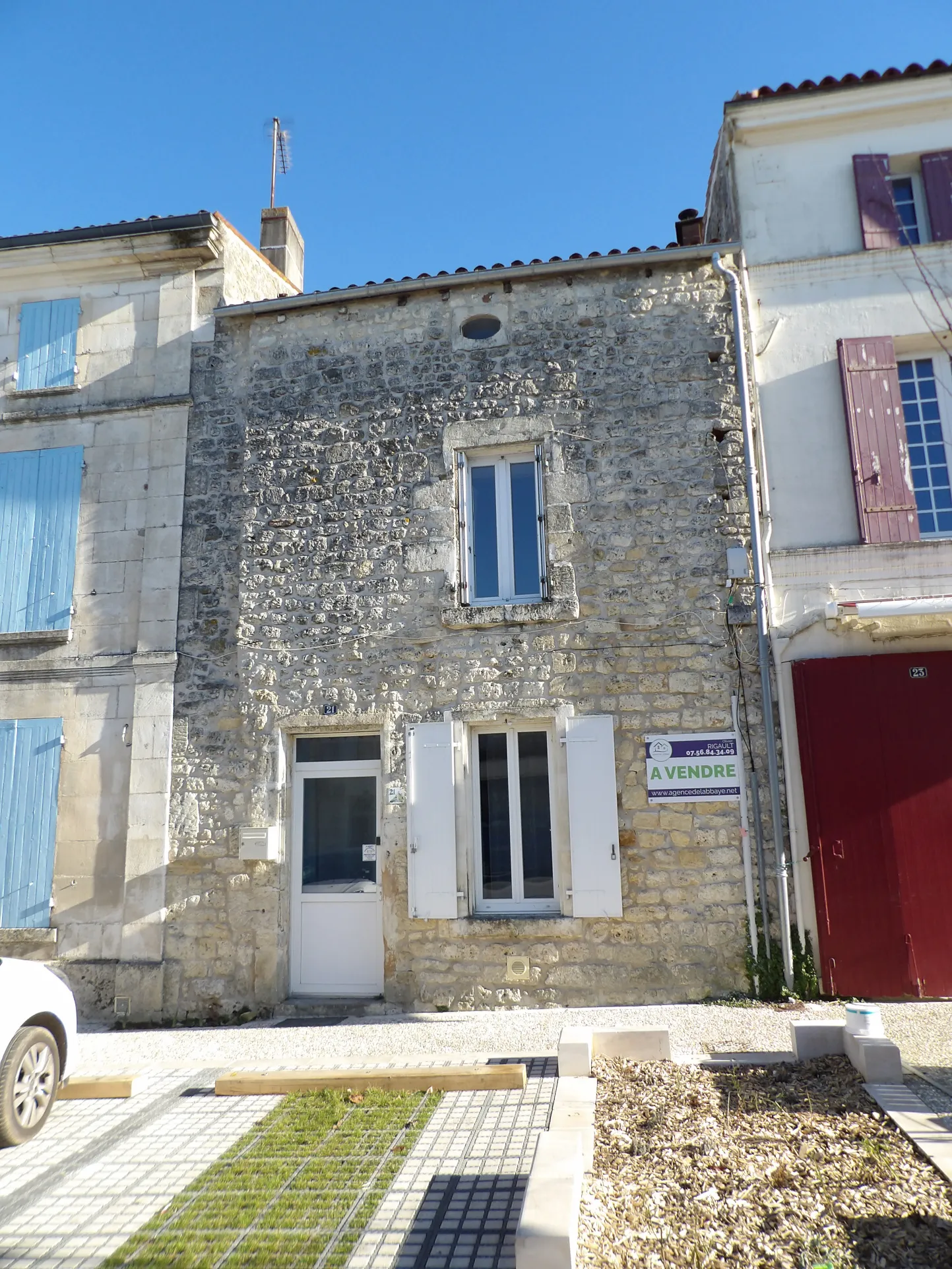 Maison de caractère 2 chambres avec jardin à Saint Savinien 