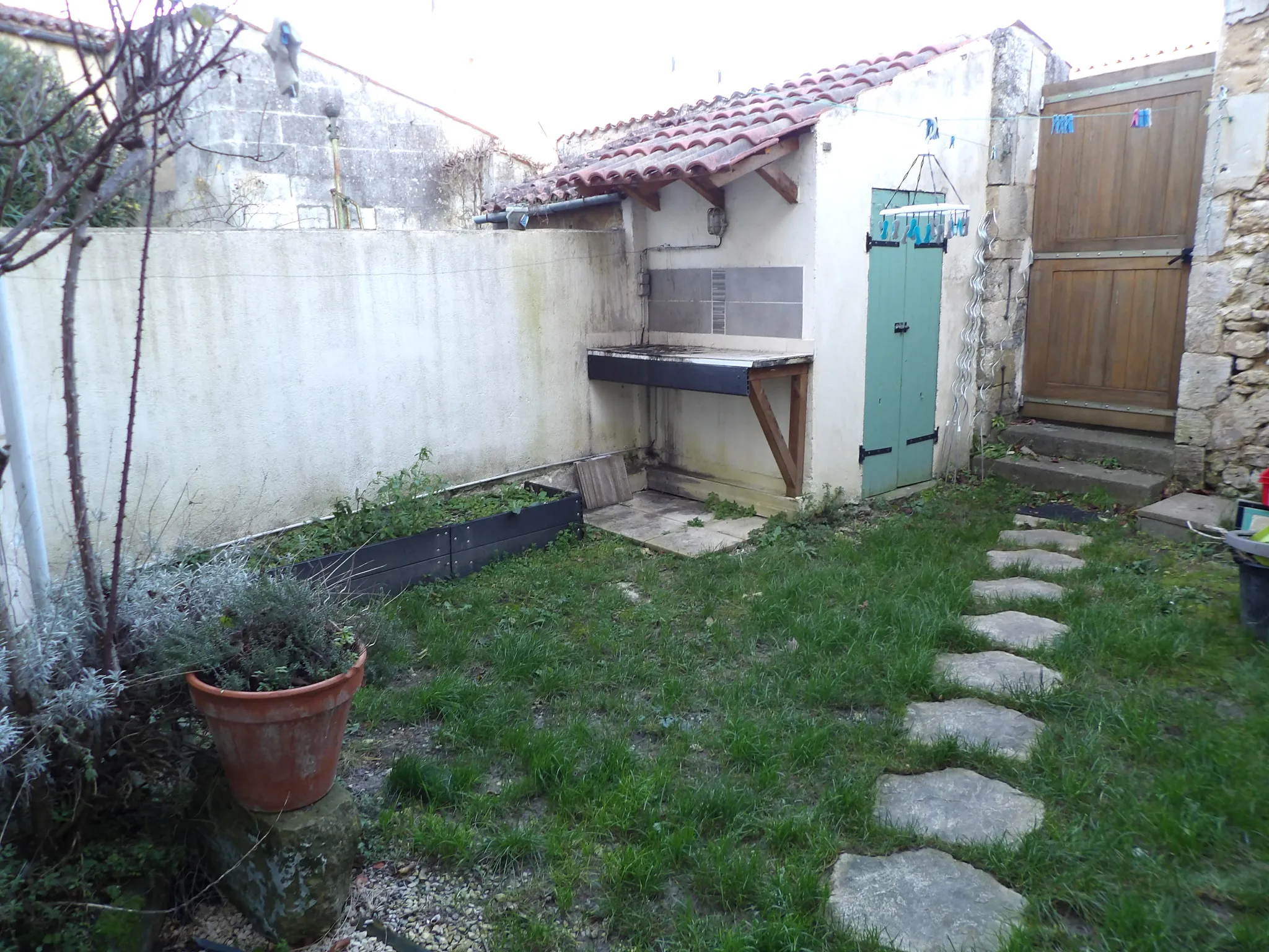 Maison de caractère 2 chambres avec jardin à Saint Savinien 