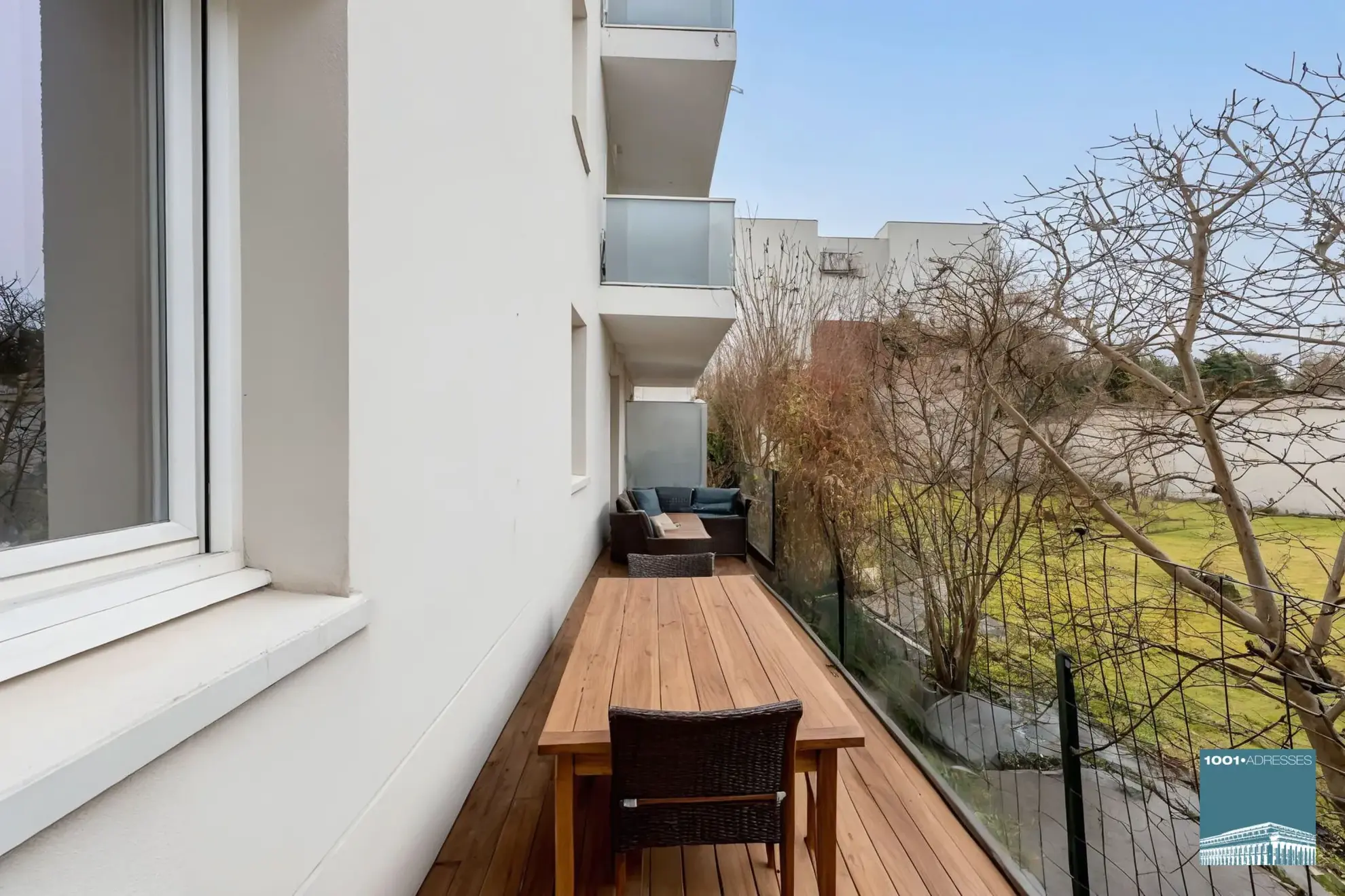 Appartement trois pièces avec terrasse et parking à Bordeaux 