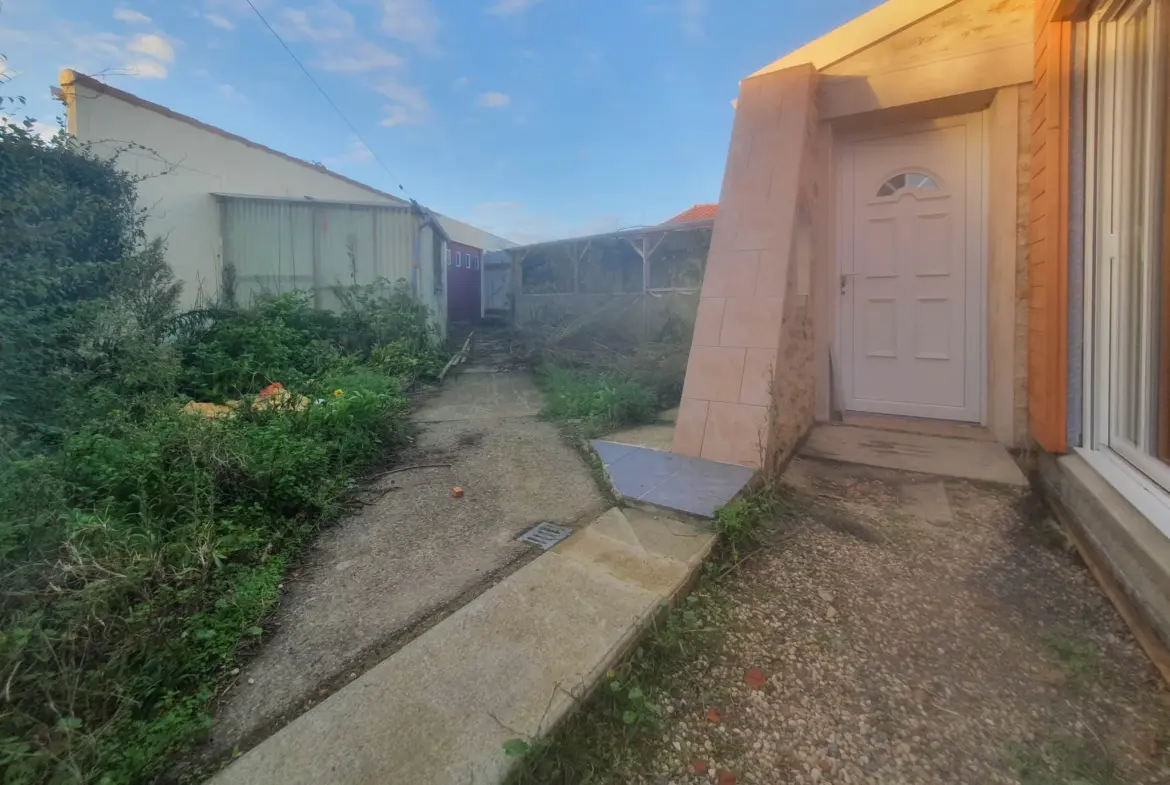 Charmante maison rénovée à Machecoul avec jardin et garage 