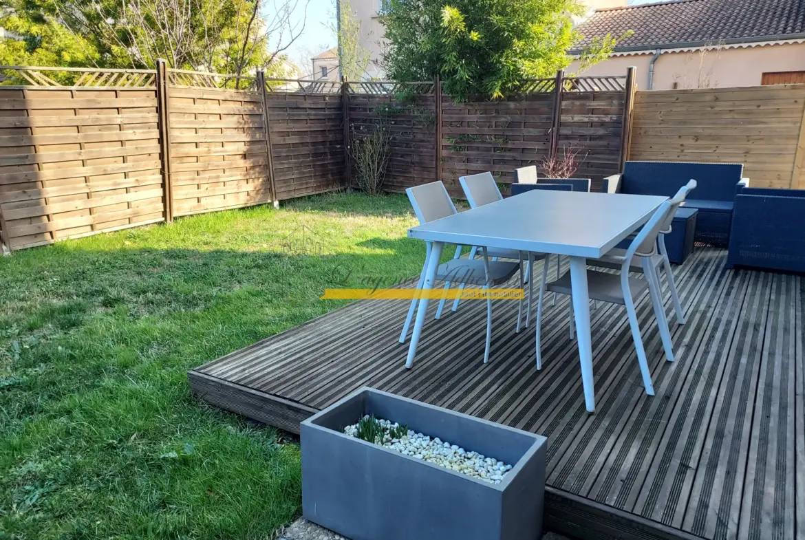 À vendre : Maison de 79 m² à Montélimar avec jardin et garage 