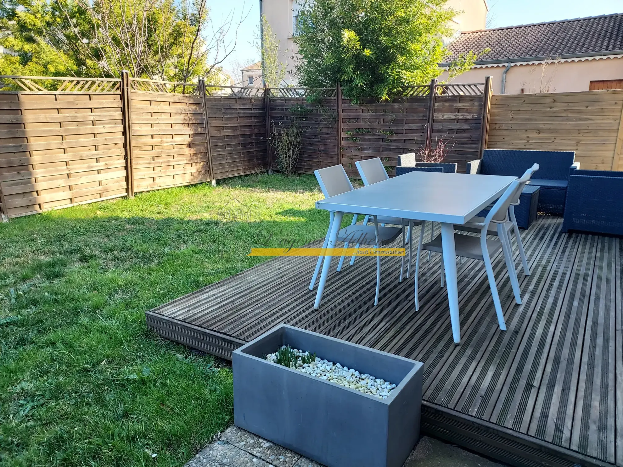 À vendre : Maison de 79 m² à Montélimar avec jardin et garage 