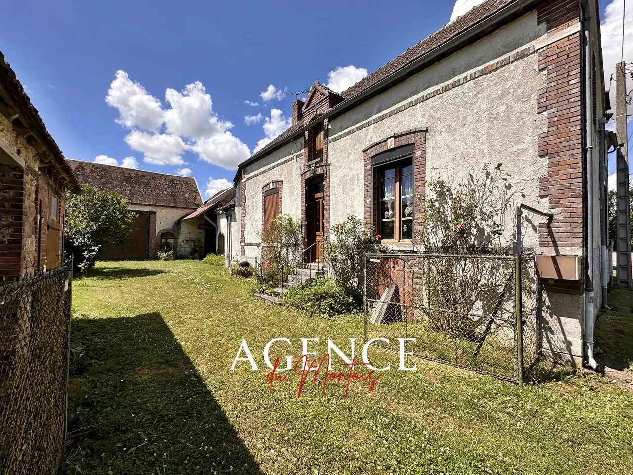 Maison de campagne à vendre à Nogent sur Seine, 881 m² de jardin 