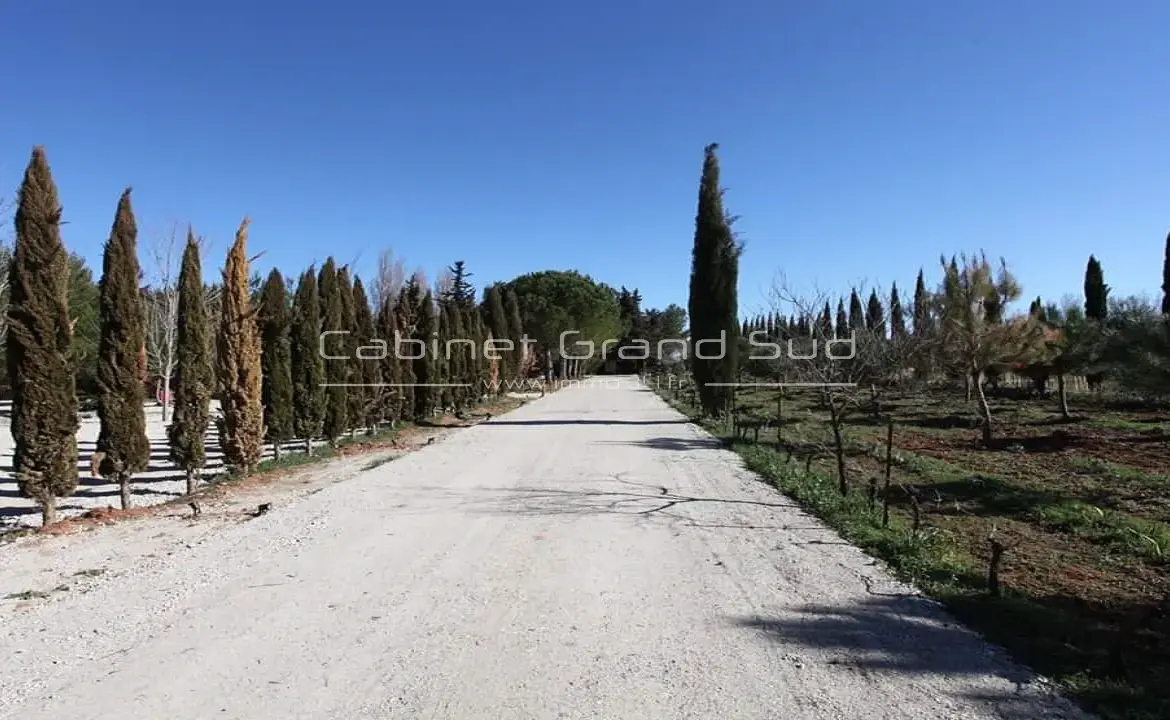 Terrain de loisir de 100 m² à Mudaison avec jardin partagé 