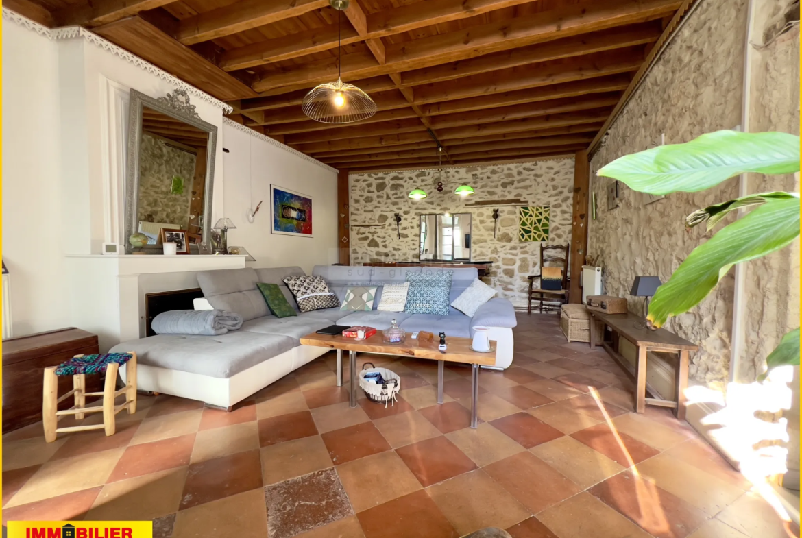 Maison de village en pierre à Illats - 3 chambres - 227 000 € 