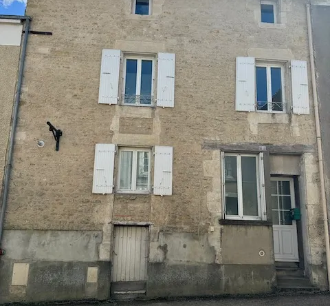 Maison de bourg à Sainte-Hermine avec 3 chambres