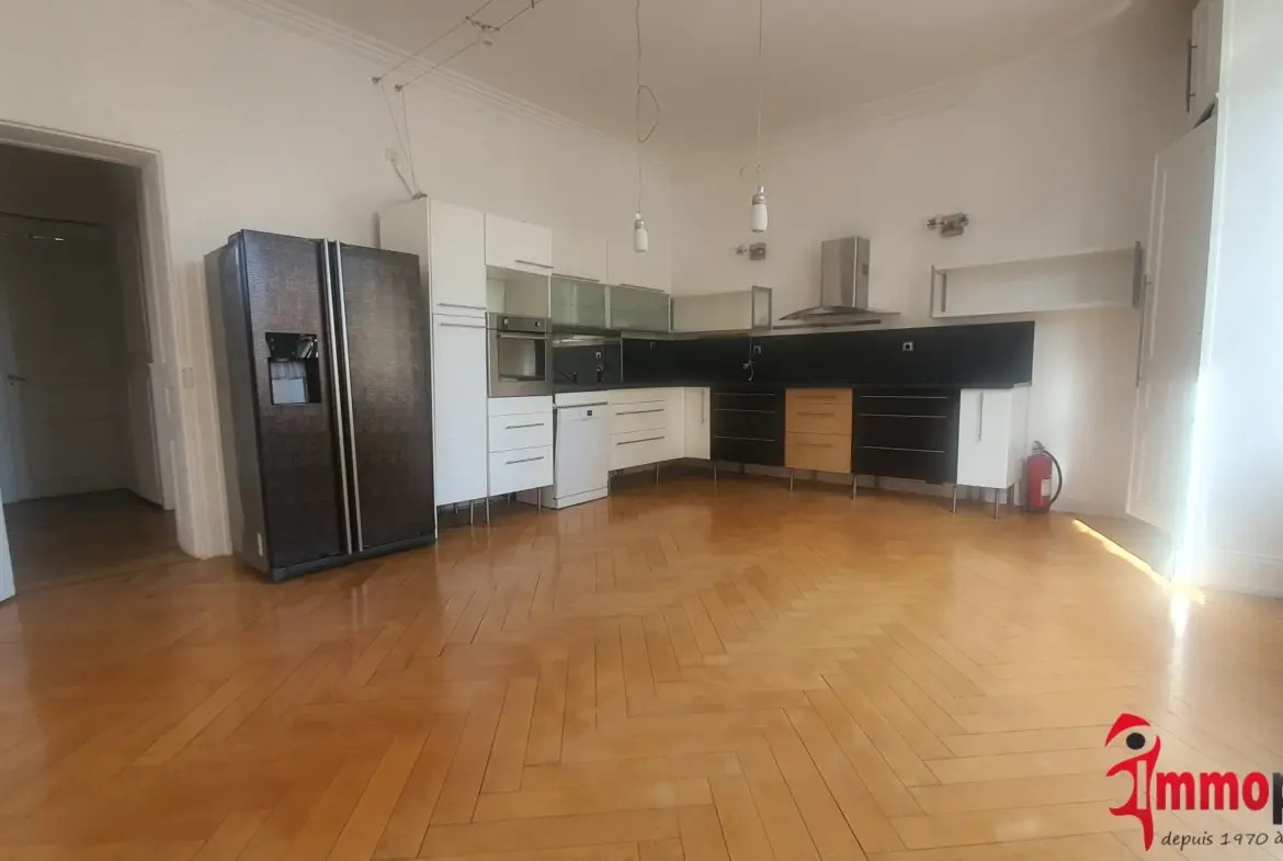 À vendre : Appartement 172 m² à Mulhouse-Dornach - 4 chambres 