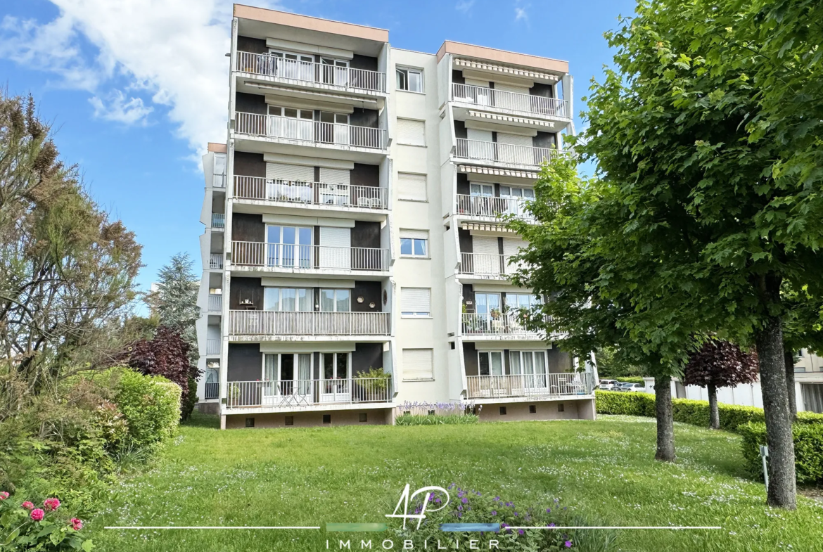 Spacieux T4 de 84 m² à Fontaine-lès-Dijon avec grande terrasse 