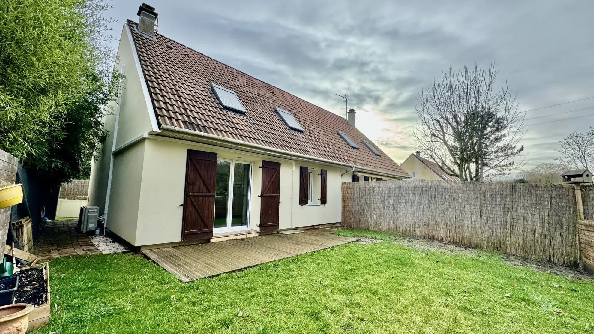 Maison familiale à vendre à Mantes la Ville - 3 chambres et jardin 