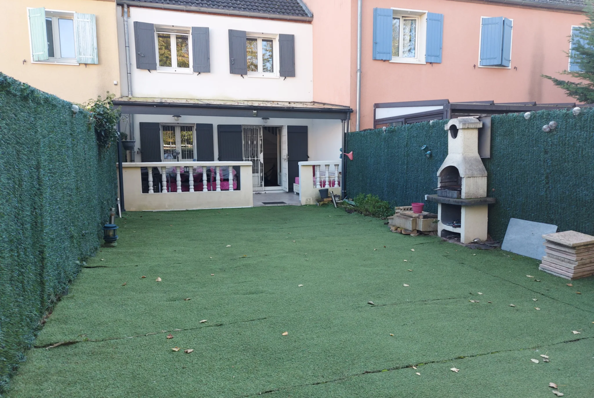 Maison à vendre à Mantes-La-Jolie - 4 chambres avec jardin 