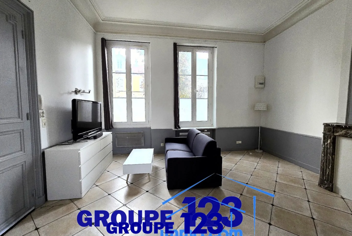 Studio en rez-de-chaussée au cœur de la ville d'Auxerre 