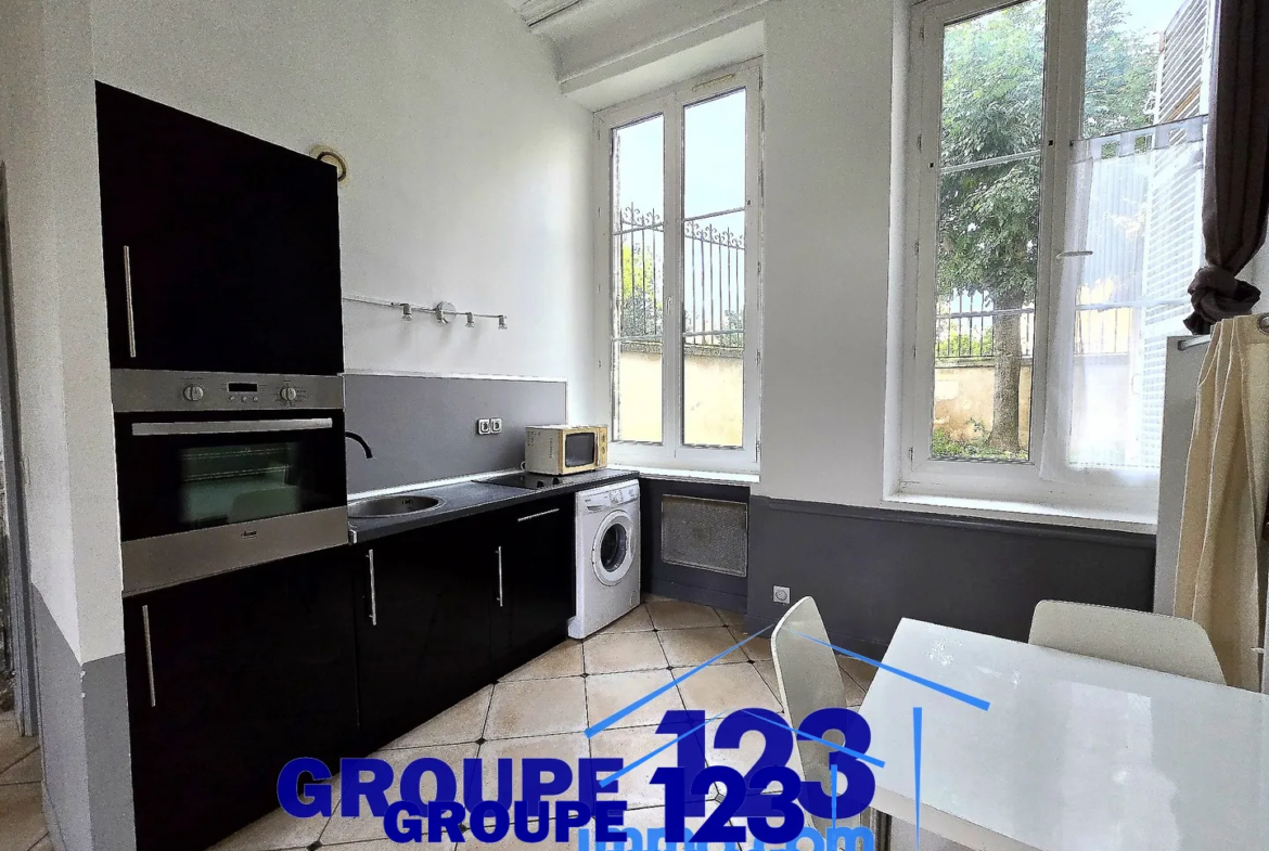 Studio en rez-de-chaussée au cœur de la ville d'Auxerre 