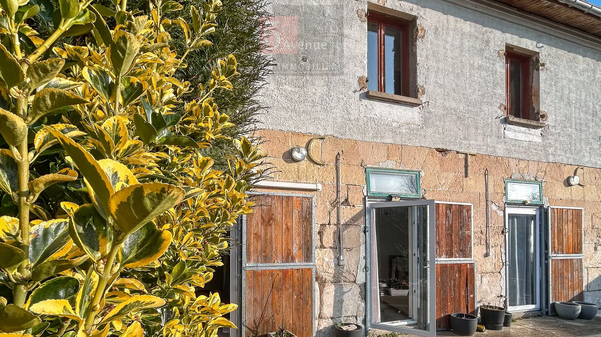 Maison atypique avec jardin à vendre à Lamorlaye 