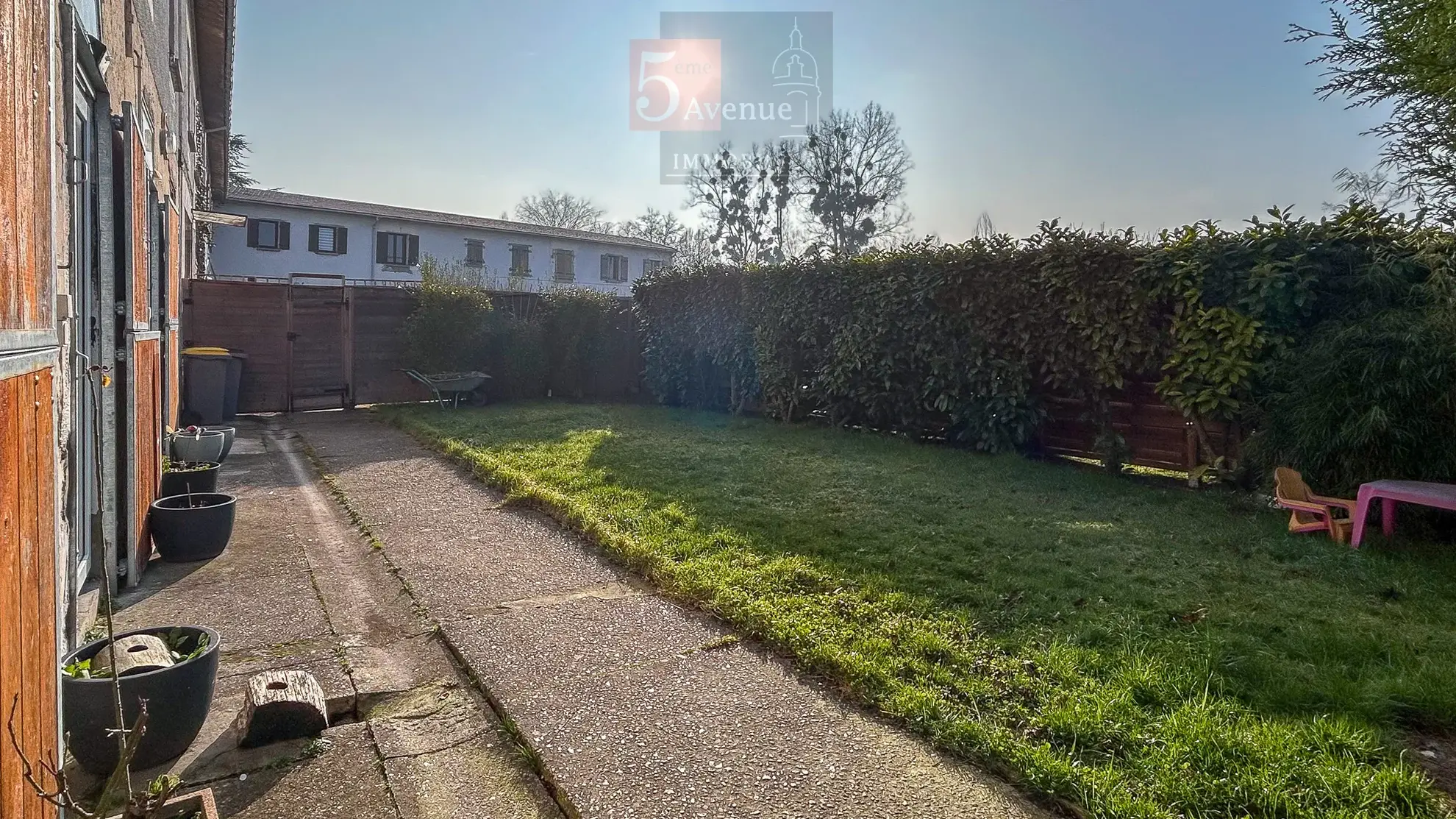 Maison atypique avec jardin à vendre à Lamorlaye 