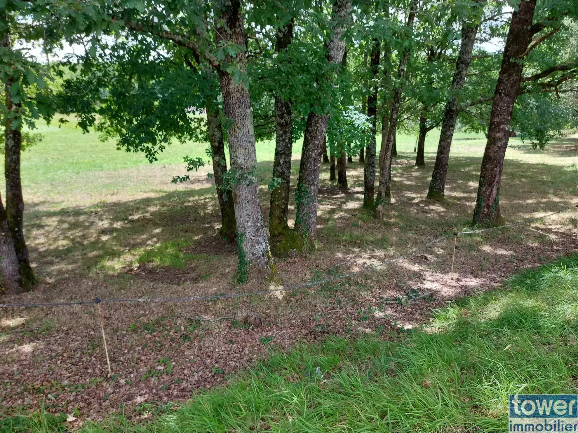 Terrain constructible à Saint Pardoux la Rivière - 2 200 m² à vendre 