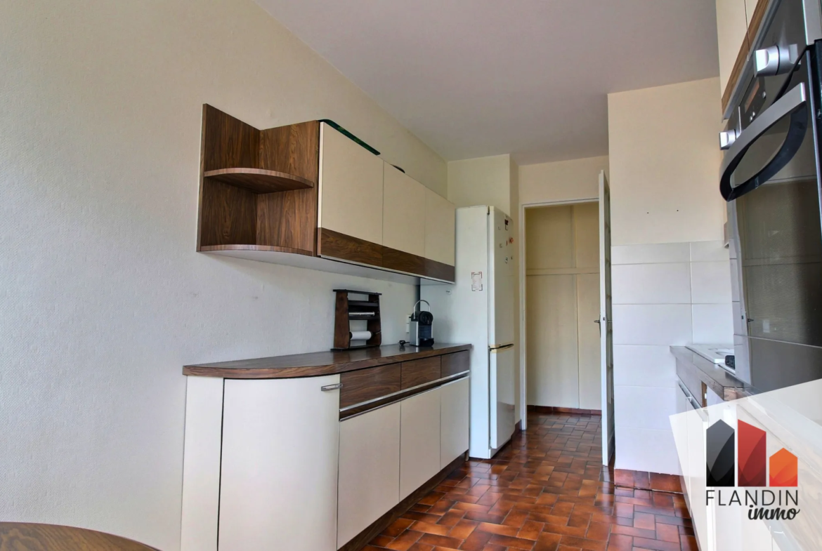 Appartement T4 77,27 m² avec balcon à Oullins Pierre-Bénite 