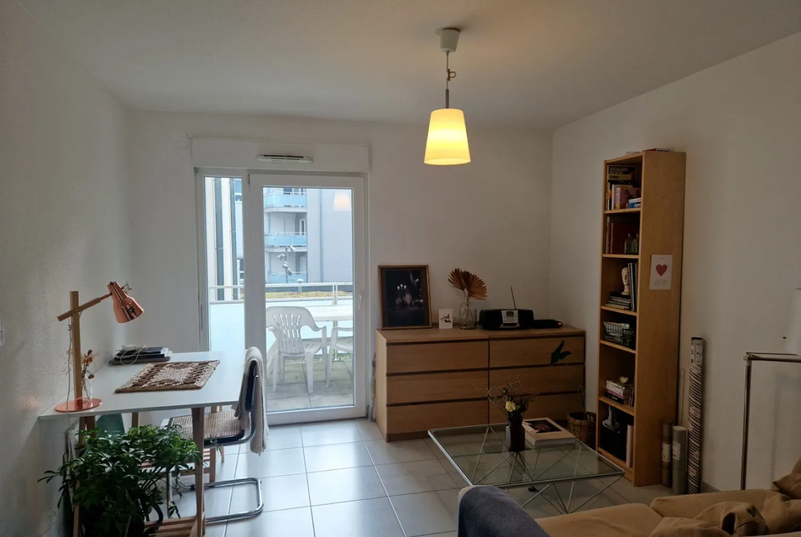 À vendre : Studio lumineux avec terrasse à Strasbourg 