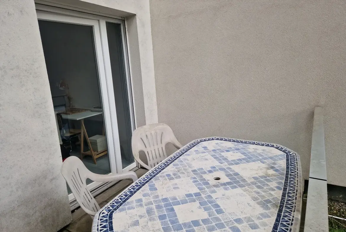 À vendre : Studio lumineux avec terrasse à Strasbourg 