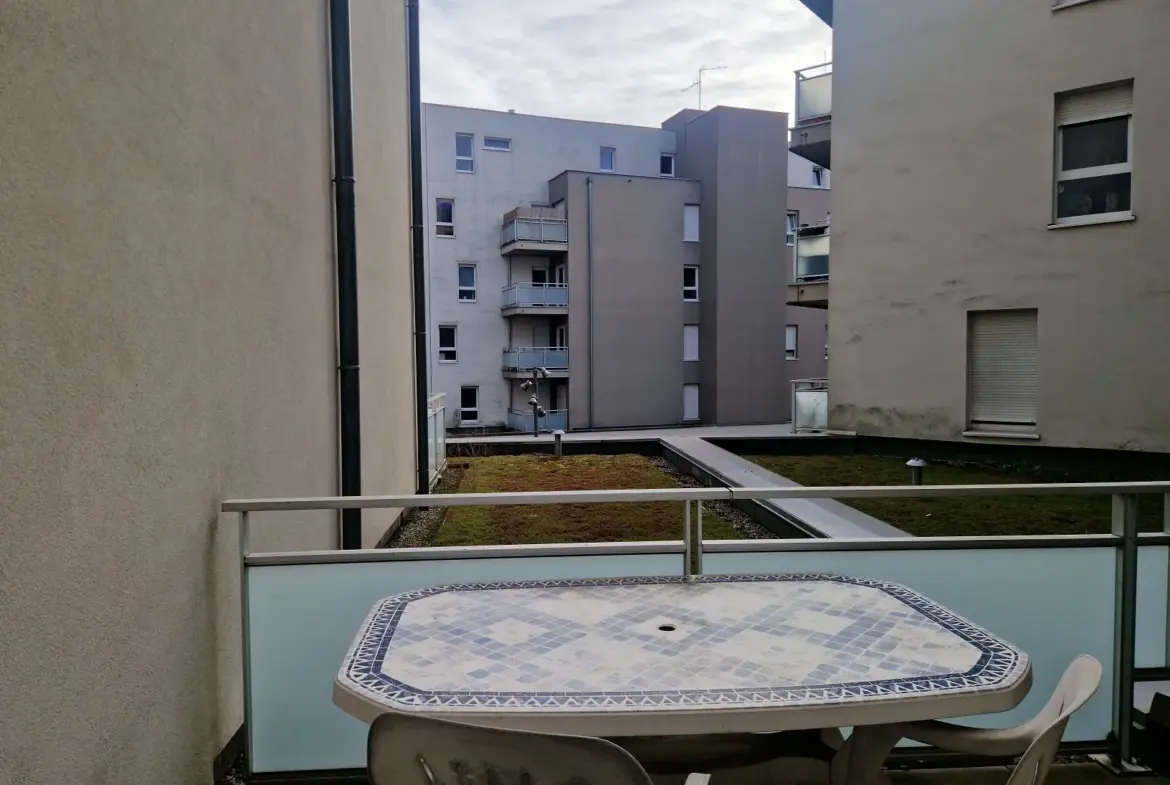 À vendre : Studio lumineux avec terrasse à Strasbourg 