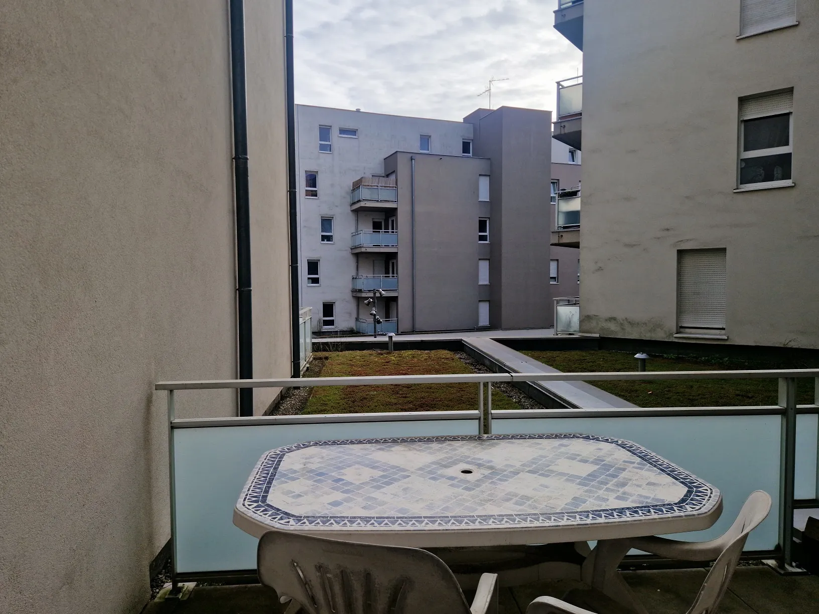 À vendre : Studio lumineux avec terrasse à Strasbourg 